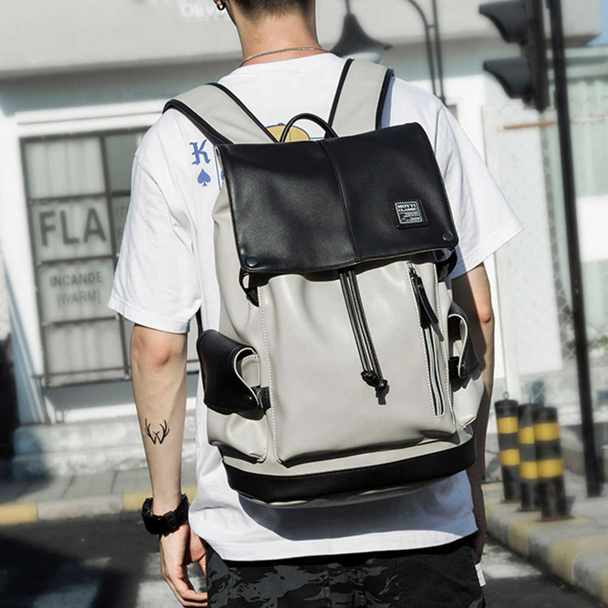 mochila negra impermeable unisex Urban Eclipse con compartimento para laptop